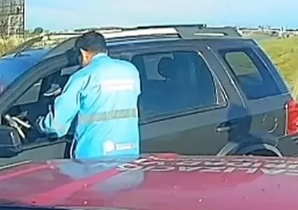 Locura al volante en la Ruta 74: manejaba a contramano, sin luces y sin cinturón de seguridad