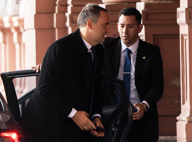 El Gobierno niega que EE.UU. haya expresado preocupación por causas que involucran a Manuel Adorni