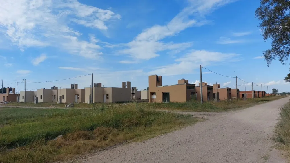 La Provincia lanzó un plan voluntario para regularizar cuotas y deudas de viviendas HogarBA