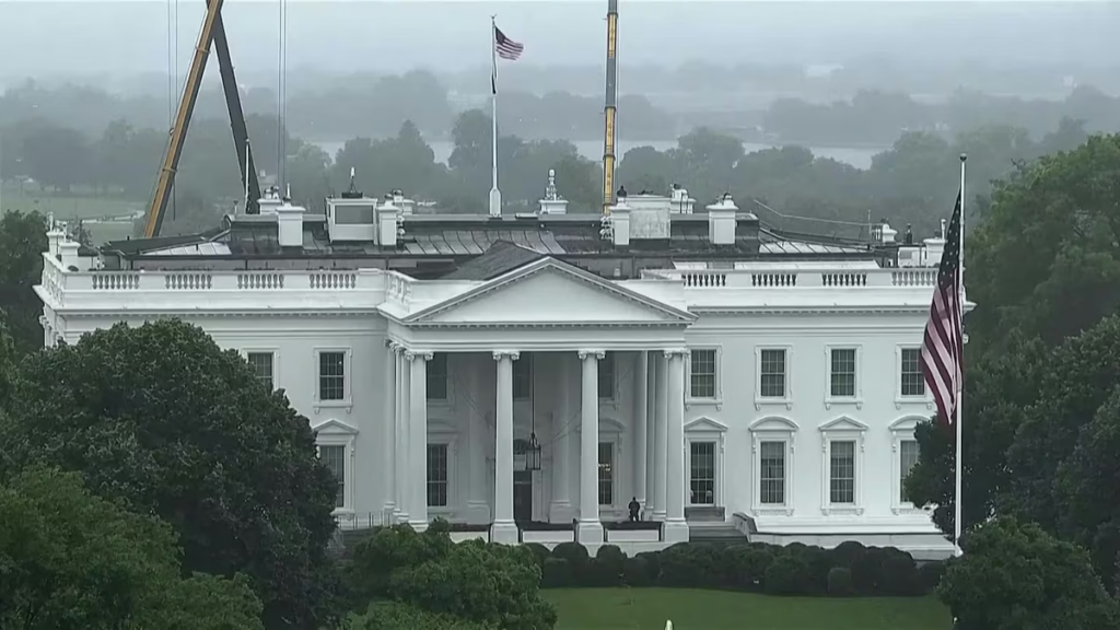 Tiroteo en la Casa Blanca: evacuaron a Donald Trump y el atacante murió tras el operativo
