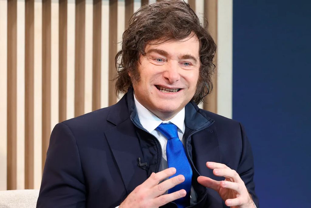 Milei cuestionó a periodistas y rechazó acusaciones de censura