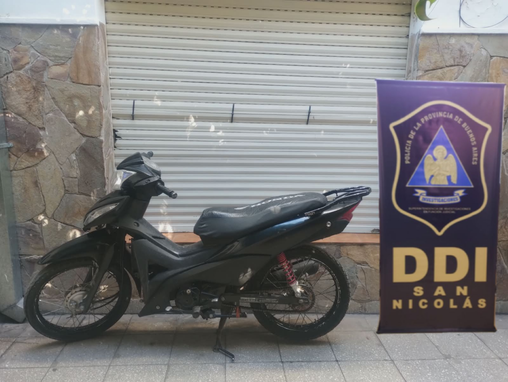 Conducía una motocicleta con numeración apócrifa en zona norte y aprehendieron a su conductor de 22 años