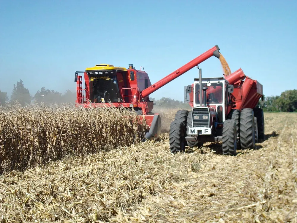 Maquinaria agrícola: cayó la venta de tractores y cosechadoras, subió un poco la de sembradoras