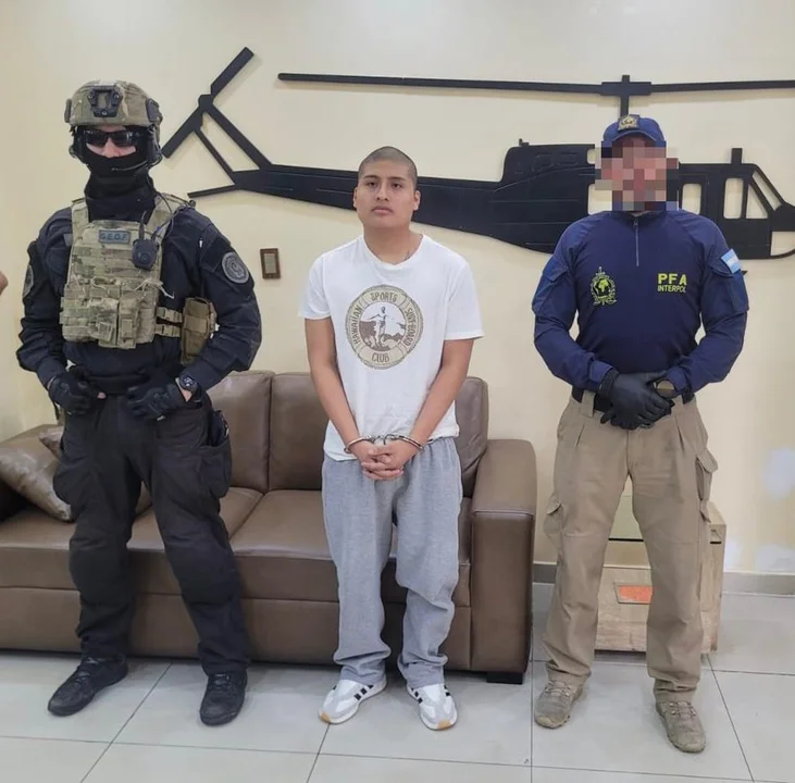 Triple crimen narco en Florencio Varela: “Pequeño J” ya está en la Argentina y declarará este martes