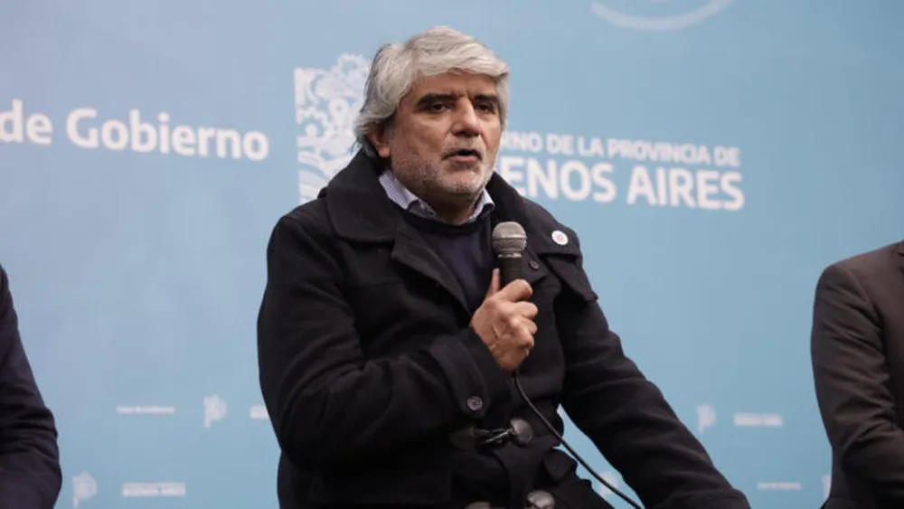 El ministro de Trabajo bonaerense advirtió por cierres y despidos en la industria y cuestionó al Gobierno nacional
