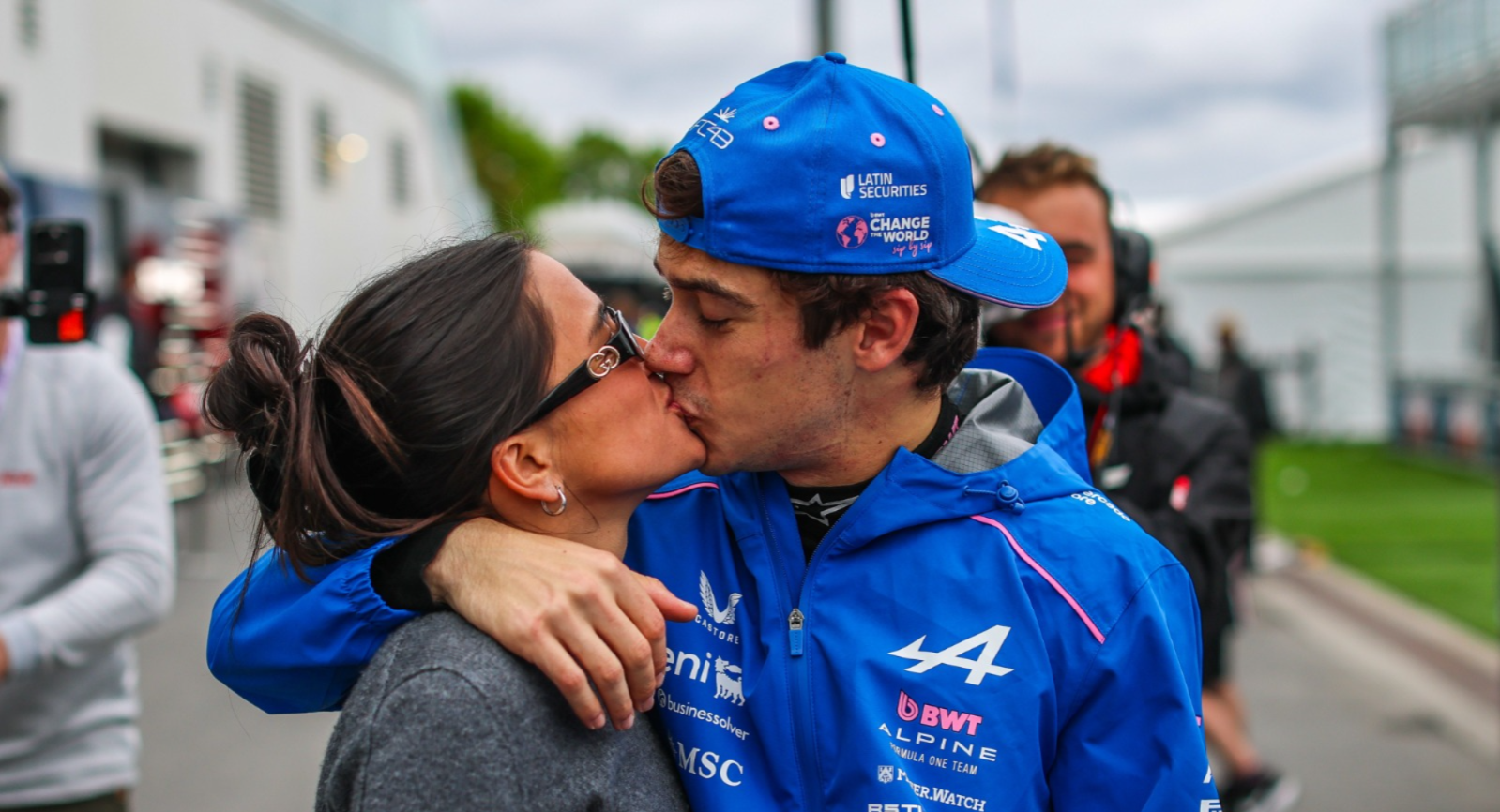 Franco Colapinto terminó sexto en Canadá y celebró con Maia Reficco en el box de Alpine | Diario El Norte - San Nicolás