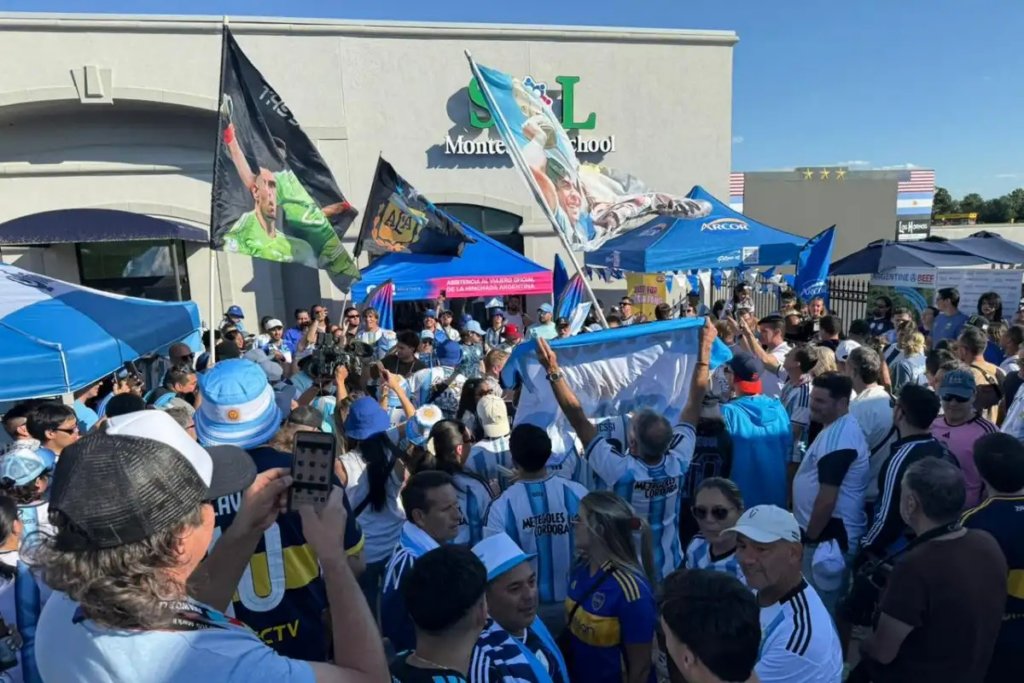 Hinchas argentinos participaron de un "pre banderazo" en Kansas City