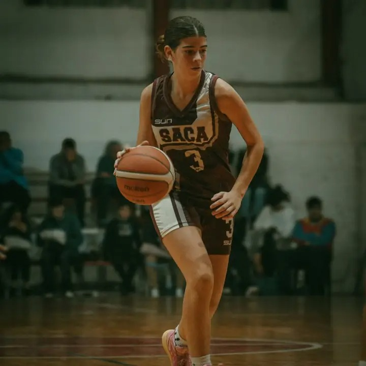 Básquet femenino: Sacachispas y Regatas definirán el Súper 4 local