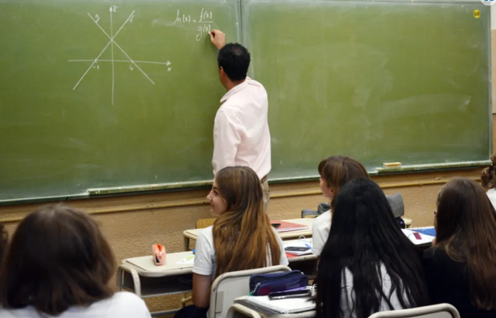 Un informe reveló que los desafíos de la escuela secundaria varían según el contexto de cada institución