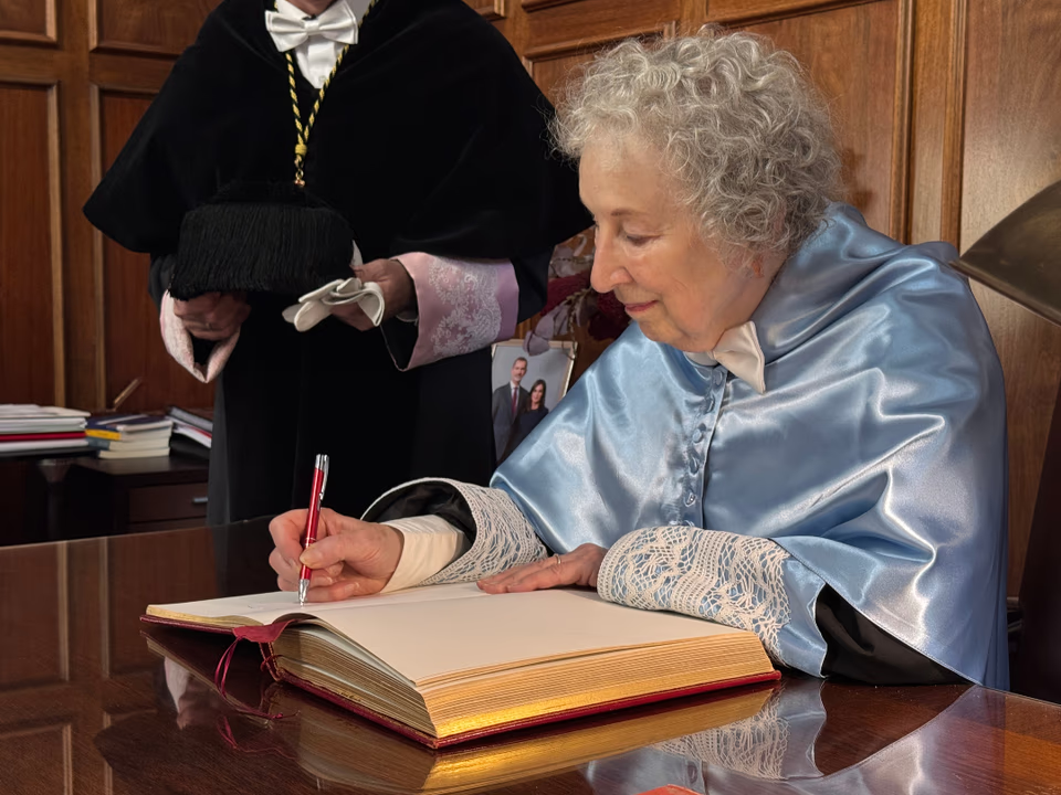 Margaret Atwood alertó sobre la censura y el retroceso de las humanidades en Estados Unidos