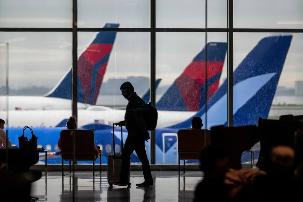 Europa prohibirá a las aerolíneas low-cost cobrar por el equipaje de mano