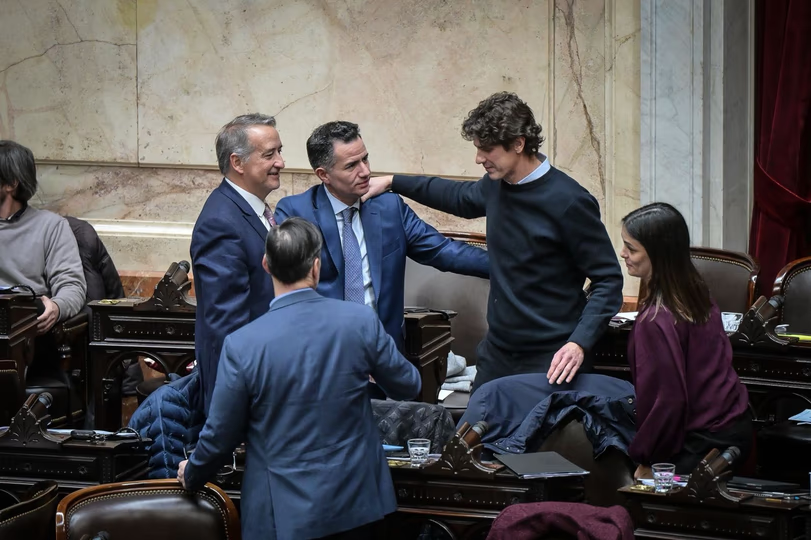 Diputados rindió un minuto de silencio por el fallecimiento del padre de Martín Lousteau