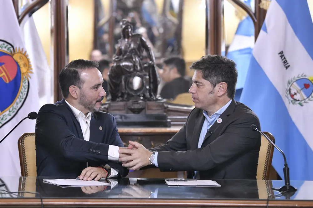 Kicillof se mostró con Valdés en Corrientes y sumó una nueva escala a su estrategia de expansión nacional