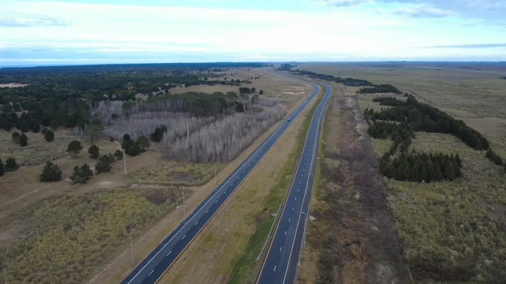 La doble mano de la Ruta 11 entre Villa Gesell y Mar Chiquita estaría terminada para el verano