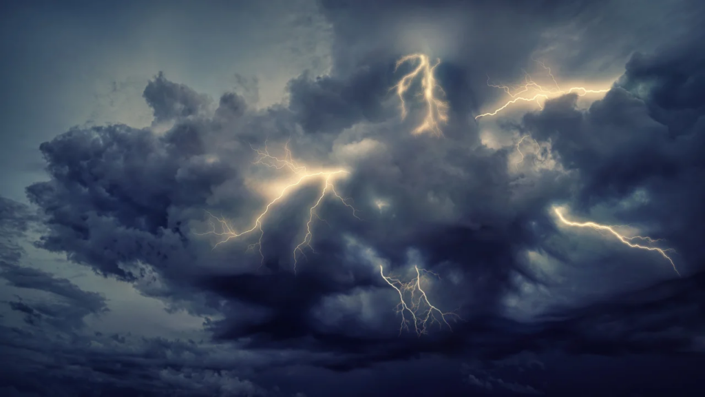 Alerta por tormentas fuertes este martes: qué zonas están en riesgo y las recomendaciones del SMN