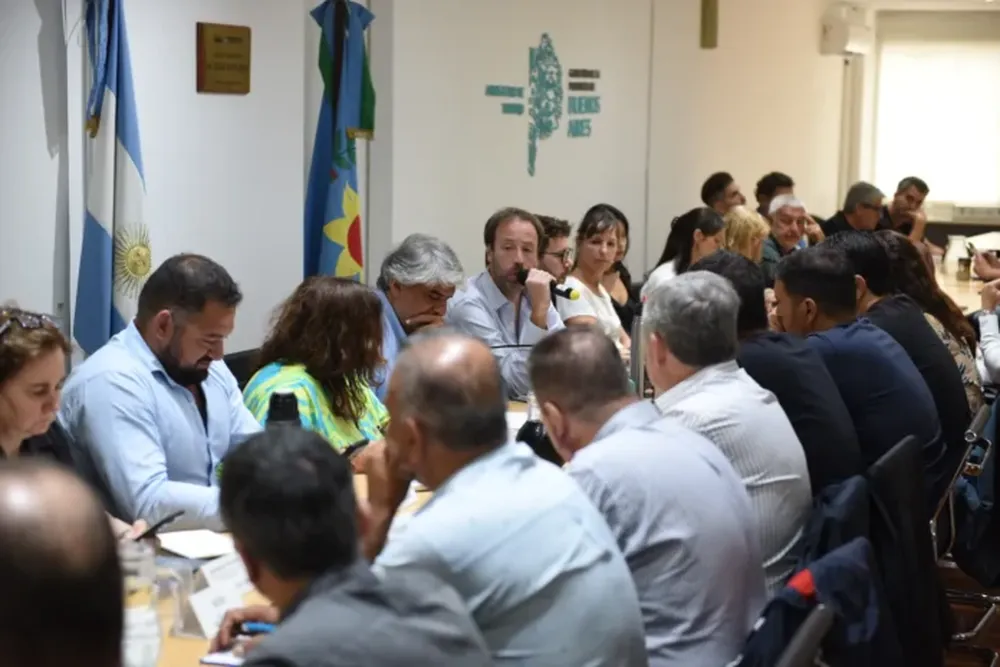 Provincia retoma la negociación salarial con estatales bajo la presión del aguinaldo