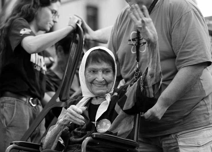 Murió Taty Almeida a los 95 años, referente de Madres de Plaza de Mayo