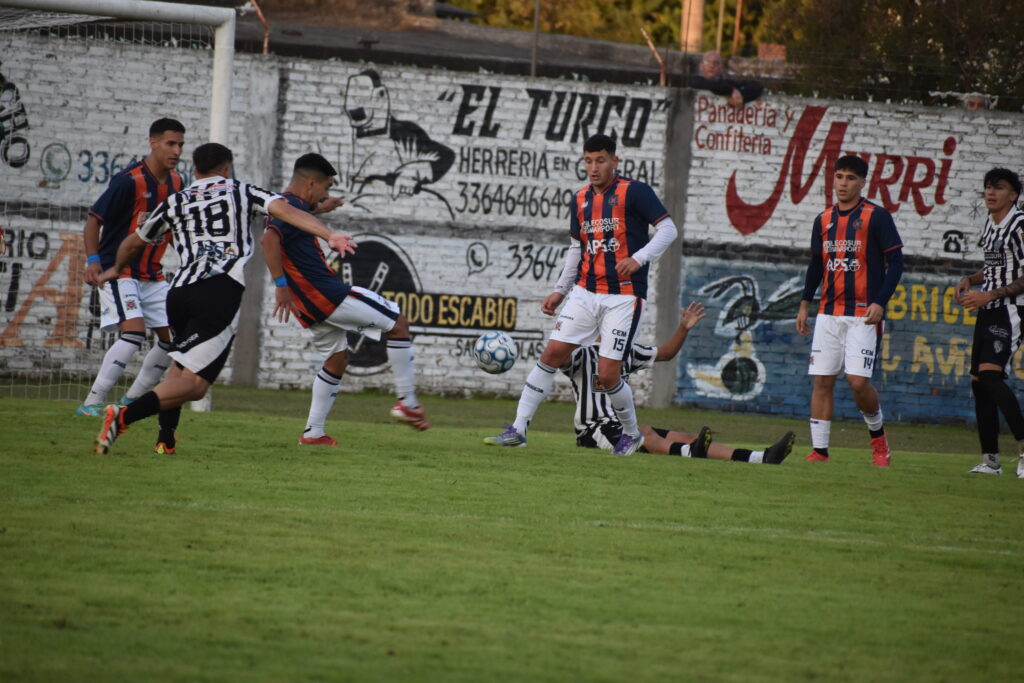 Regatas y La Emilia juegan la final del Apertura