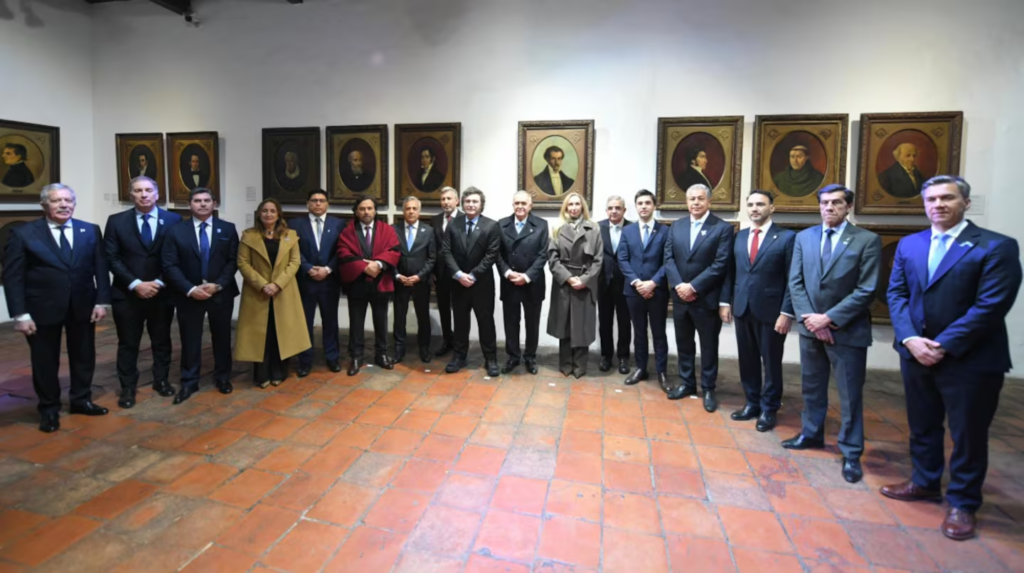 El Gobierno recortó 87% los fondos a las provincias en junio, según un informe privado