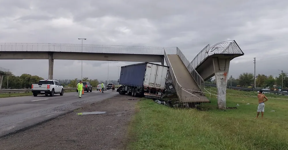 Luján: reclaman a Vialidad la reconstrucción del puente peatonal, inhabilitado desde hace cuatro meses