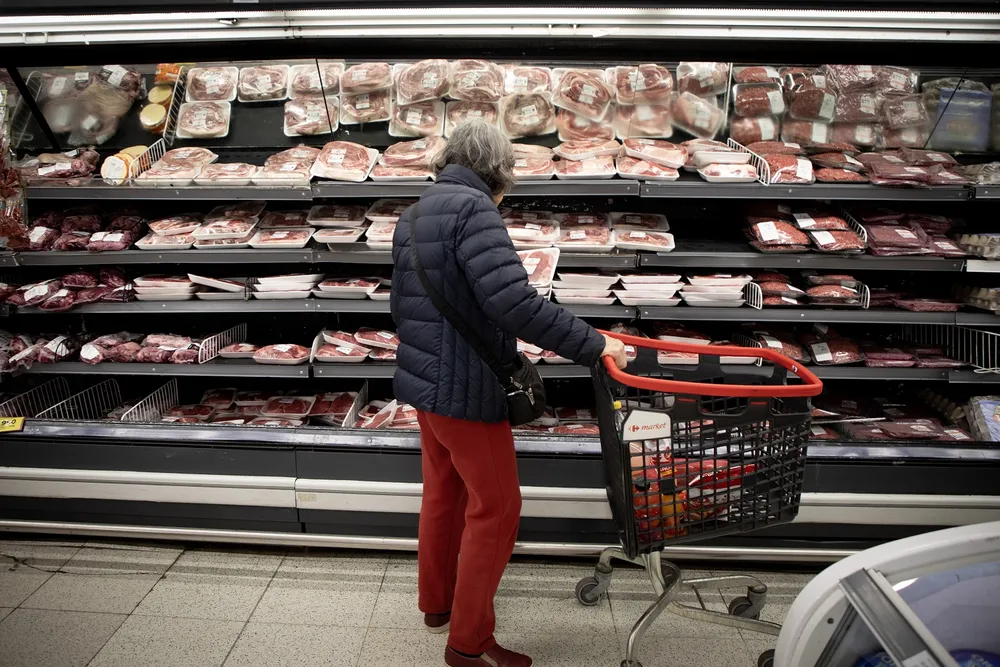 Indec: las ventas en shoppings crecieron en mayo, pero siguieron en baja en supermercados y mayoristas