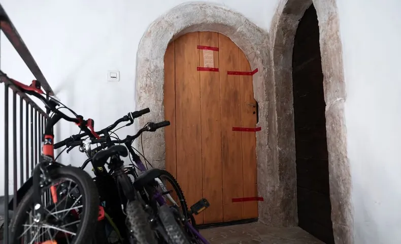 Horror en Francia: hallan cinco bebés muertos dentro de una vivienda