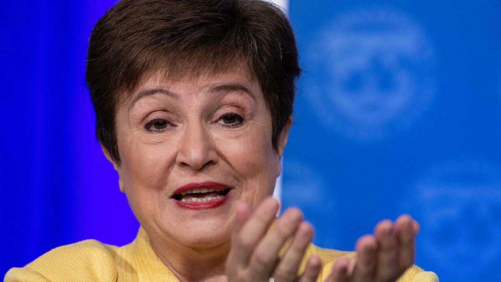 Kristalina Georgieva le dio la bienvenida a una economista argentina al FMI