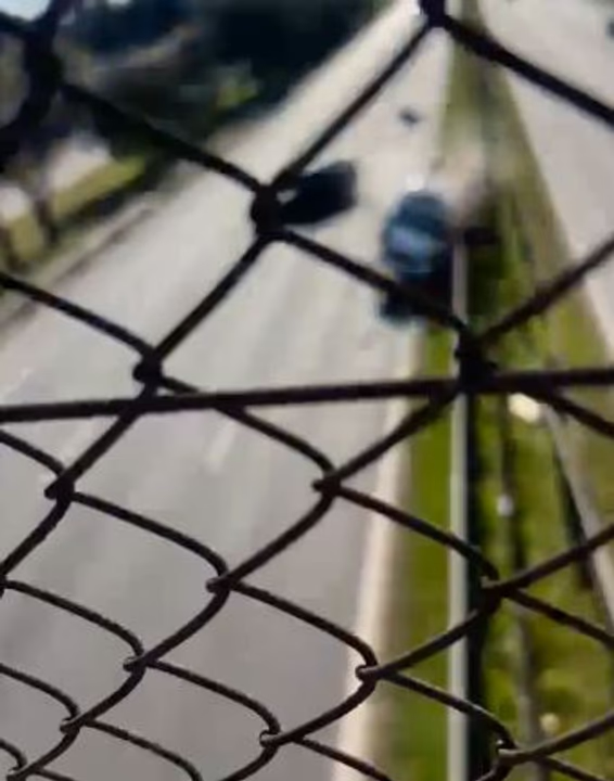 Dio marcha atrás en plena Panamericana y chocó contra otro auto: dos heridos