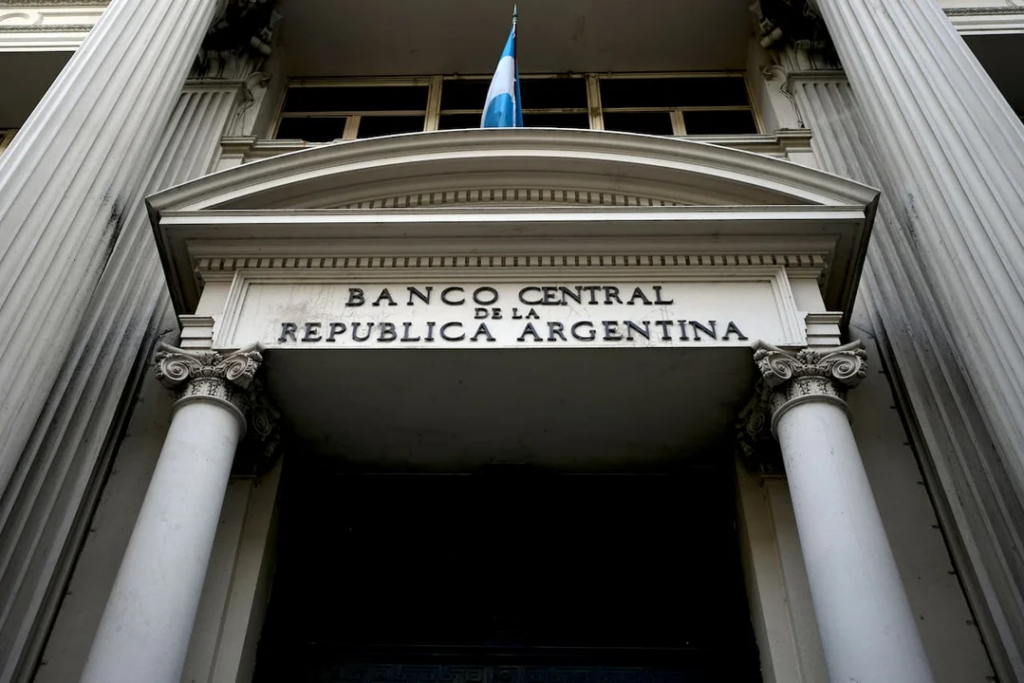 Cayeron las reservas del Banco Central por el pago de la deuda