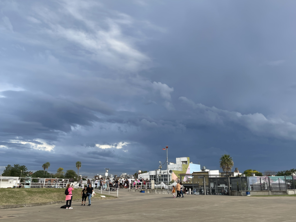 Tormenta de Santa Rosa 2026: cuándo podría llegar al AMBA y qué dice el SMN