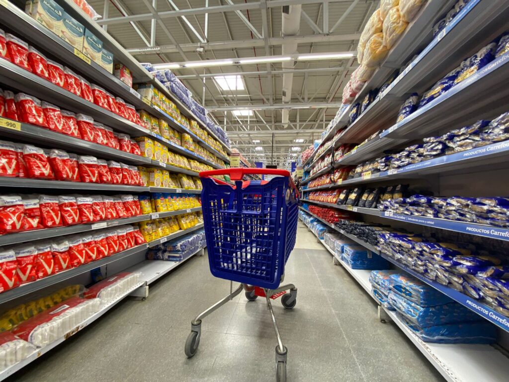 La canasta básica subió 2,2% en julio: una familia necesitó más de $1,56 millones para no ser pobre