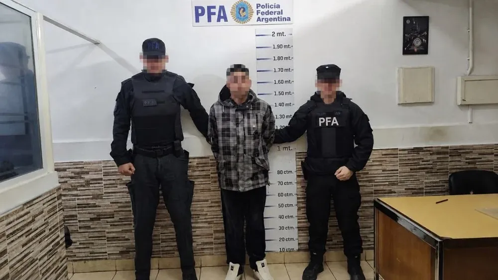 Mar del Plata: tenía arresto domiciliario por un homicidio y lo detuvieron acusado de vender drogas en su casa