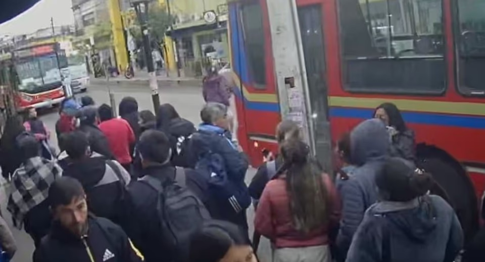 Moreno: una mujer murió atropellada por un colectivo que dio marcha atrás