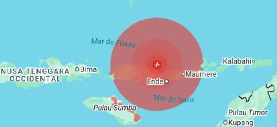 Un terremoto de magnitud 7,7 sacudió costas de Indonesia y hay alerta de tsunami