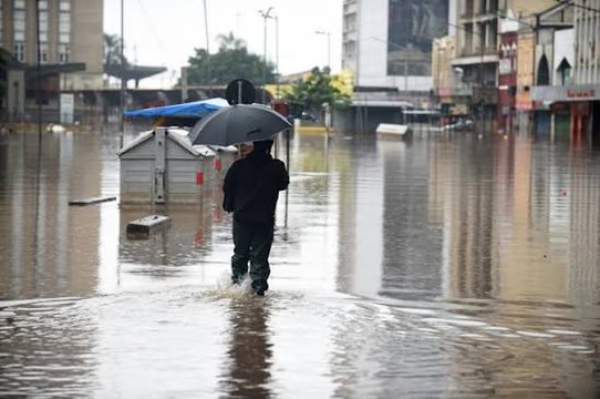 Tormenta de granizo causa dos muertos y destrucción en el sur de Brasil