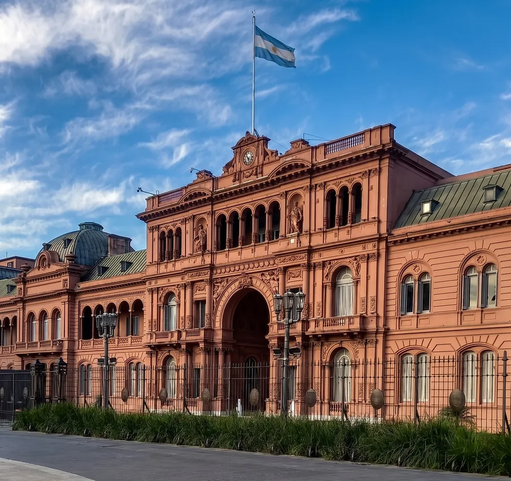 El empleo público nacional cayó 5,8% en un año y quedó en 270.835 trabajadores, según el Indec