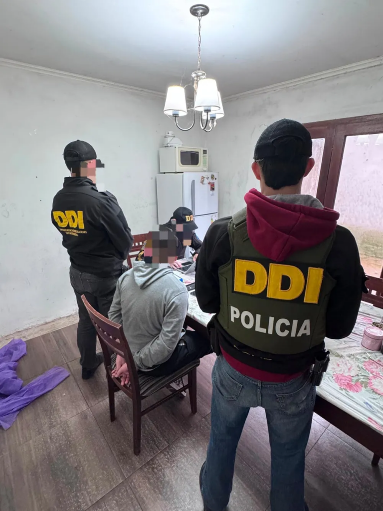 "Te va a pasar algo": el empleado del geriátrico detenido por maltrato amenazó a una compañera