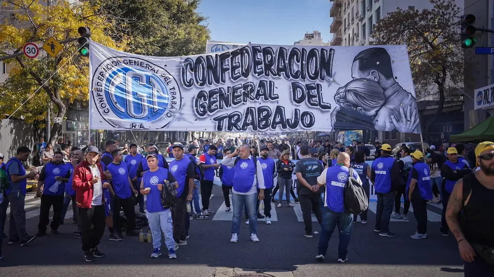 La CGT se suma a la marcha contra el proyecto que modifica los límites para la venta de tierras