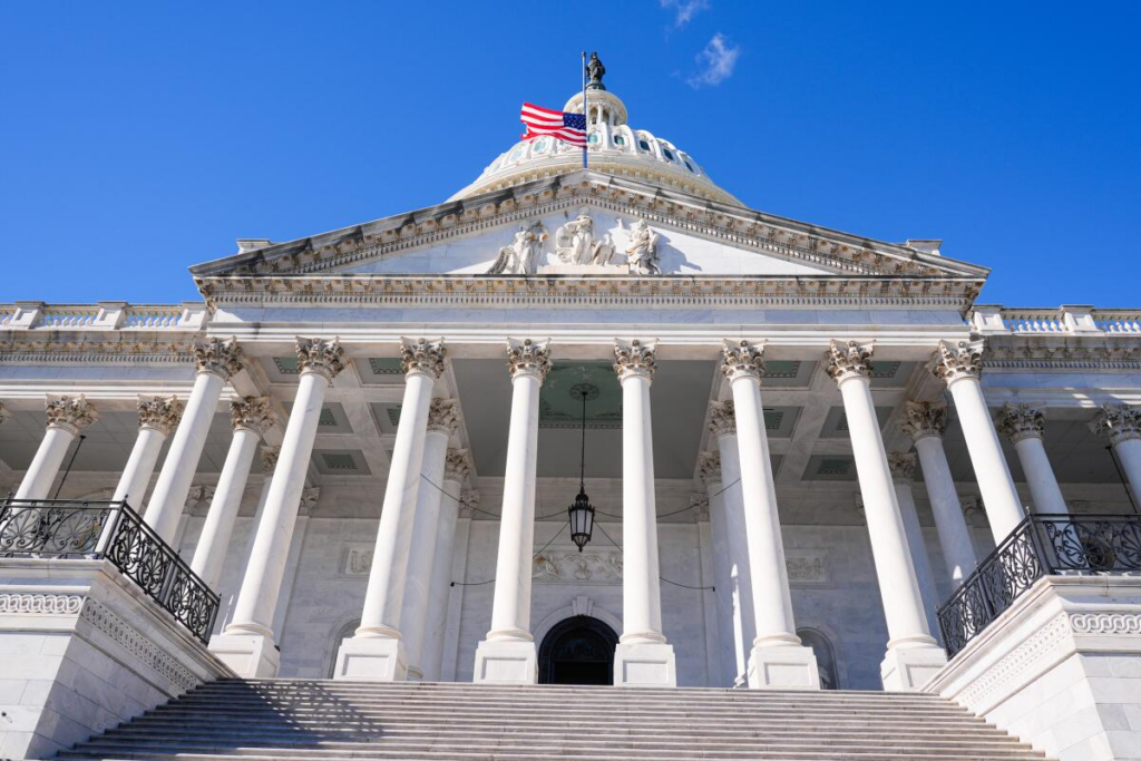 Senado de Estados Unidos aprobó un proyecto de ley para evitar el cierre del Gobierno