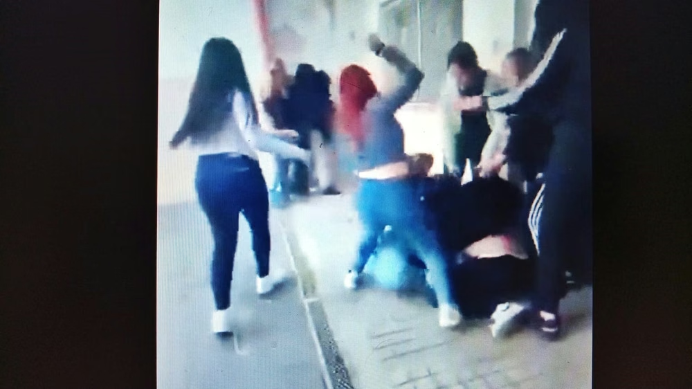 Lanús: alumnas se enfrentaron a golpes en una escuela y la comunidad educativa pidió una intervención urgente