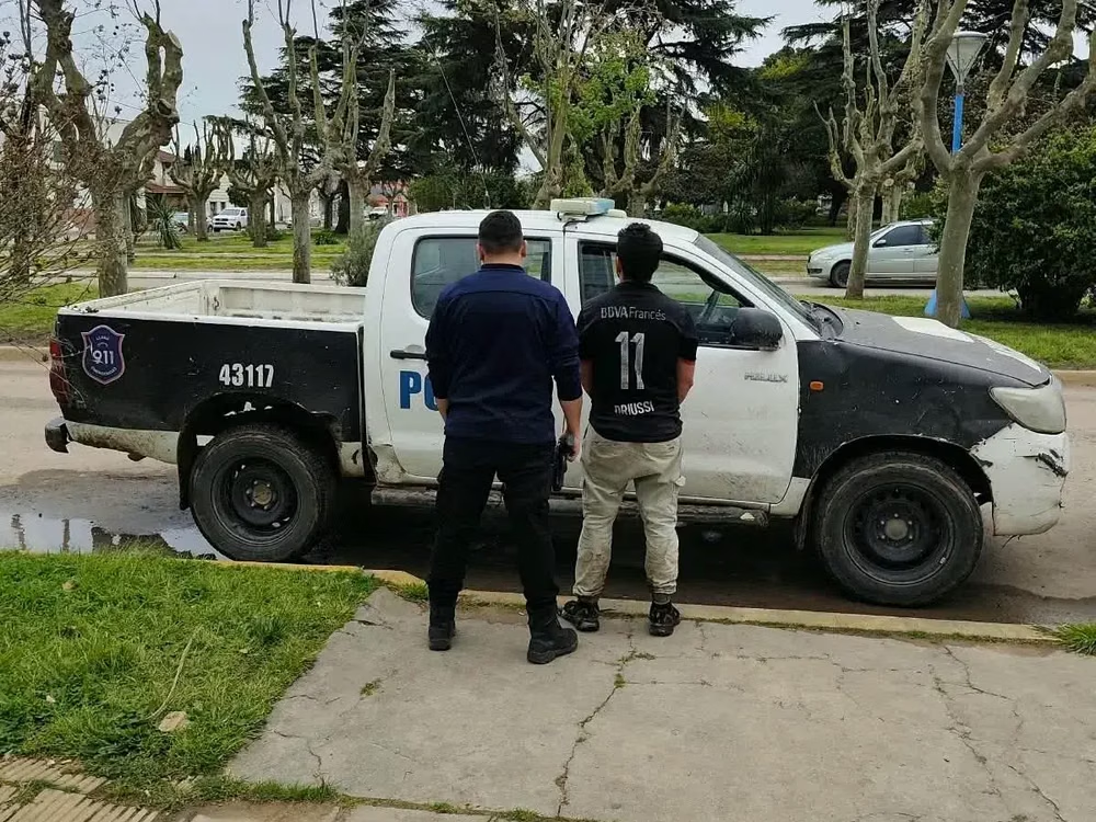 Aprehendieron a un hombre que habría amenazado a docentes y alumnos con una carabina en una escuela de Necochea