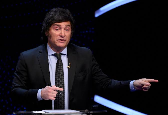 Milei denunció a cinco petroleras por operar en Malvinas y ordenó priorizar la Base Naval en el Presupuesto 2027