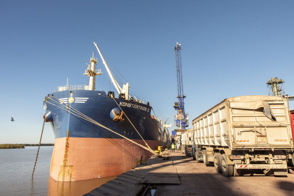 En el tercer trimestre, el puerto de San Nicolás operó casi 900 mil toneladas de cargas en sus muelles