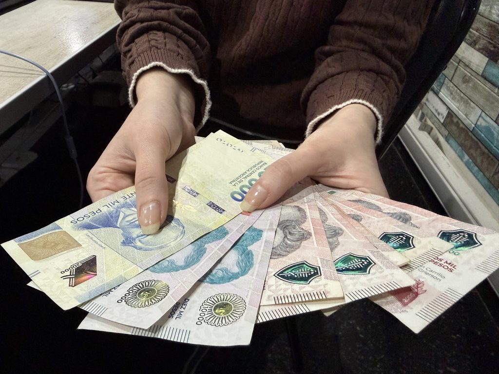 Indec: los salarios en agosto subieron 2,7%, impulsados por el sector privado no registrado
