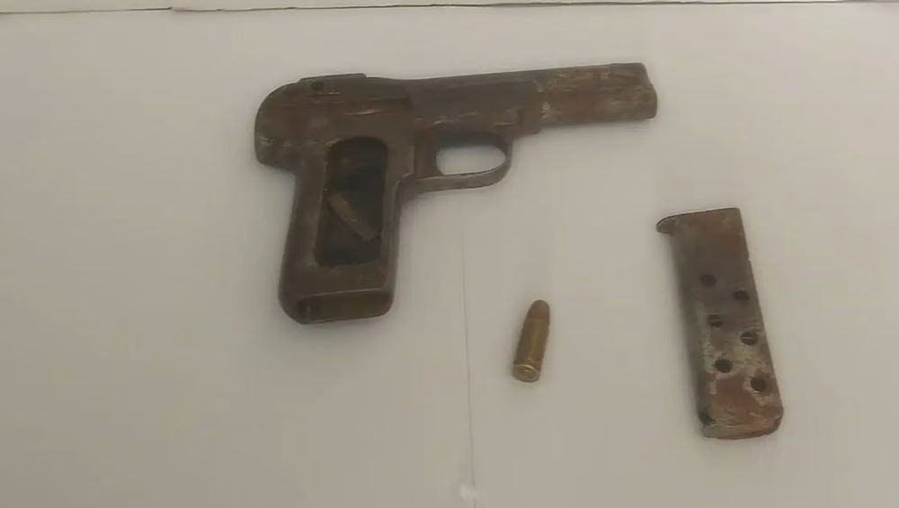 Carmen de Patagones: un alumno de 13 años llevó un arma de fuego a la escuela