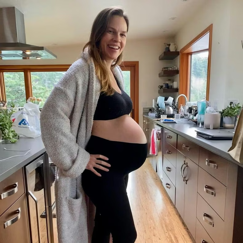 Hillary Swank anunció que será madre por tercera vez a los 52 años
