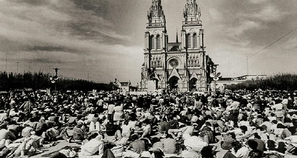 De 5.000 esperados a más de 30.000 jóvenes: cómo fue la primera Peregrinación a Luján en 1975