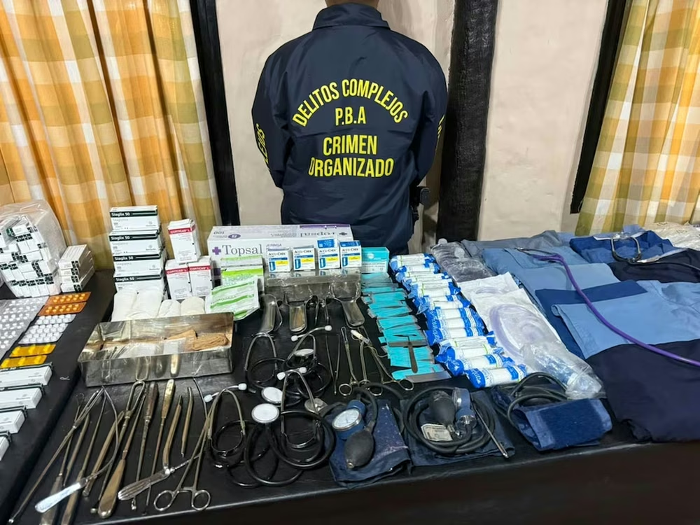 Cayó una organización que ofrecía servicios médicos en distritos bonaerenses con profesionales sin título