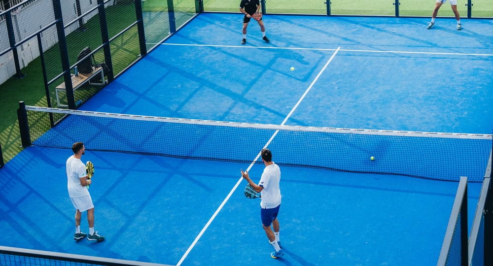 Pádel: crecen las consultas por lesiones ante el boom de canchas y nuevos jugadores