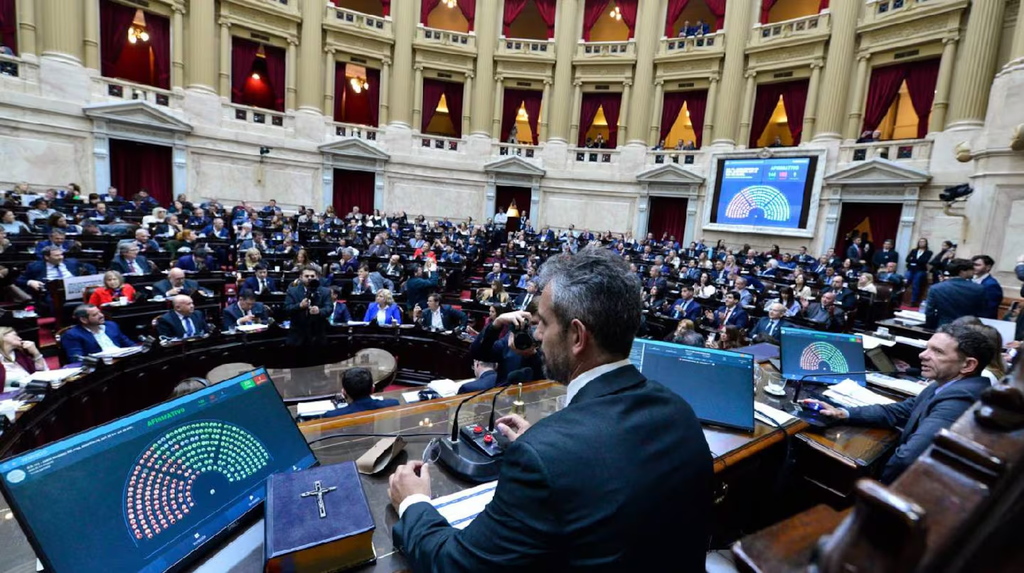 El oficialismo convocó a una sesión especial para el 21 de octubre y busca frenar el avance contra el DNU 70